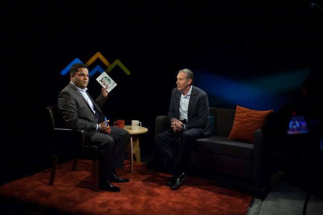 I interview Starbucks CEO Howard Schultz. Photo: Conrado Tapado